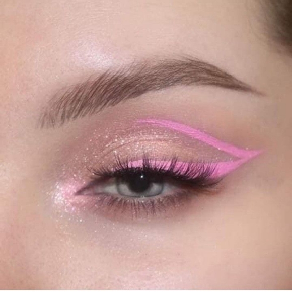 Romantic Beauty Baby Pink Eyeliner. - Picture 4 of 4